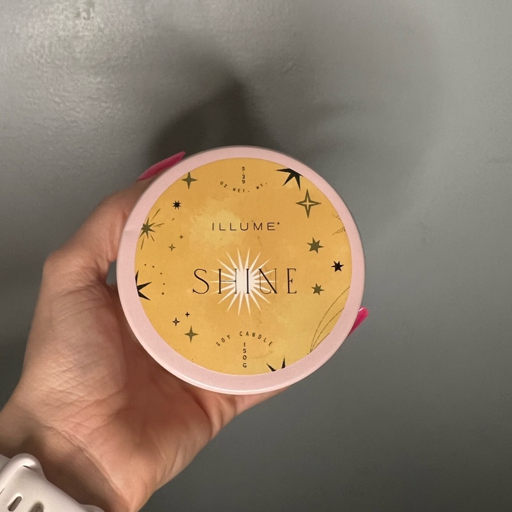 Illume Soy Candle